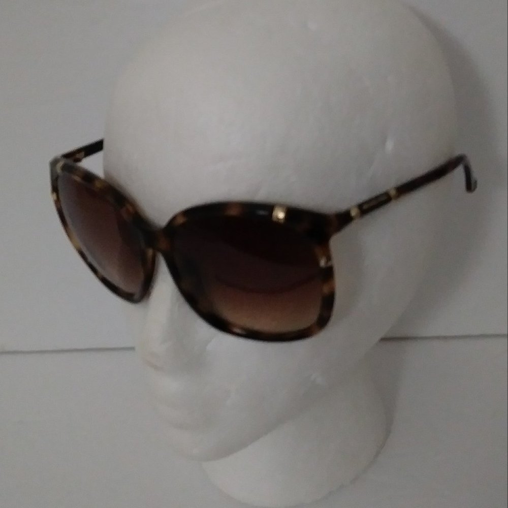 Michael Kors Oversize Tortoise Brown Sunglasses - Picture 8 of 14